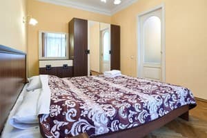 Квартира Home Hotel ул. Пушкинская, 2/7. Трёхкомнатная квартира, ул. Пушкинская, 2/7 1