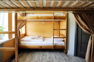 Хостел Light Life Hostel. Место в женском 4-местном номере  3